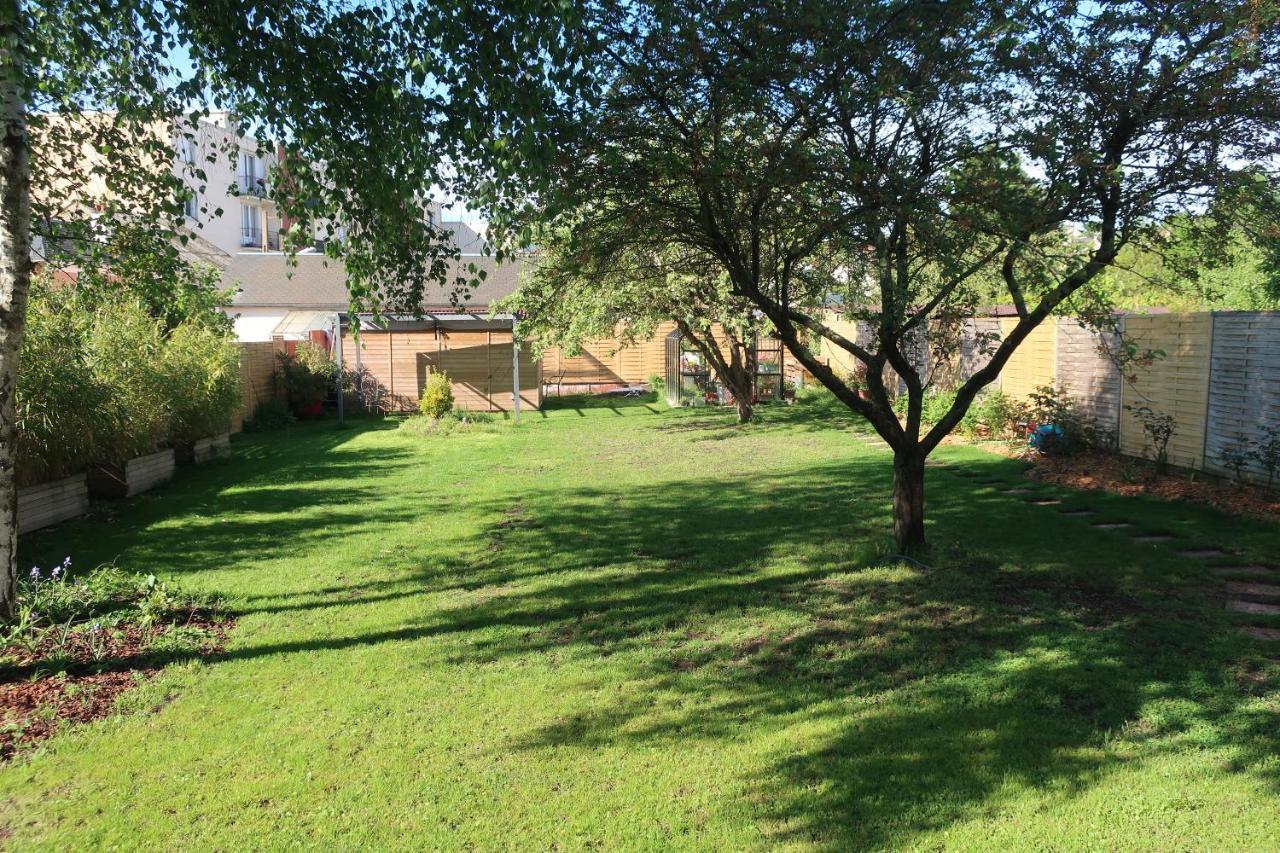 Au Jardin De L'Eventail Bed and Breakfast Le Mans Exteriör bild